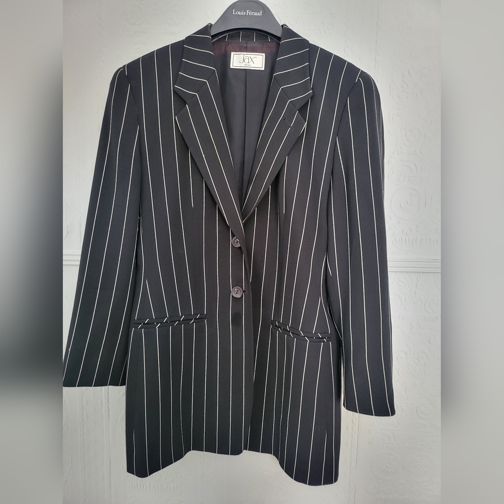 Jax Black & White bold pinstripe blazer size 12, goes w/skirt, posted separately